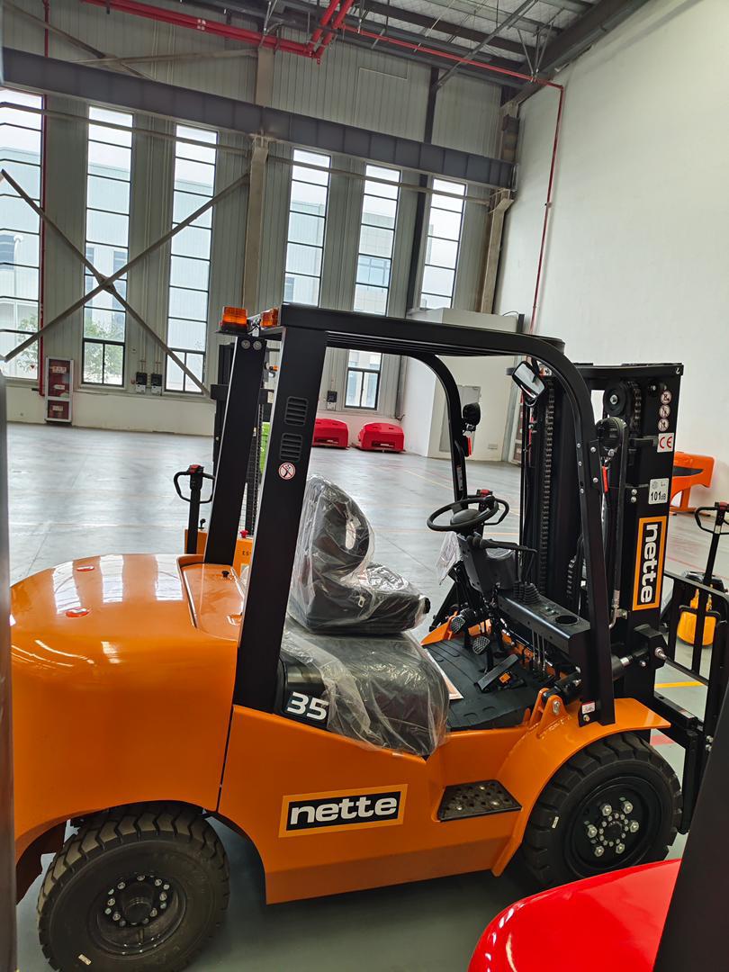 Nette marka 3 ton Dizel 4.50 Tripleks Forklift