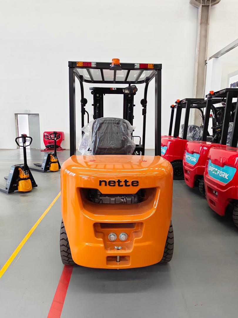 Nette marka 3 ton Dizel 4.50 Tripleks Forklift