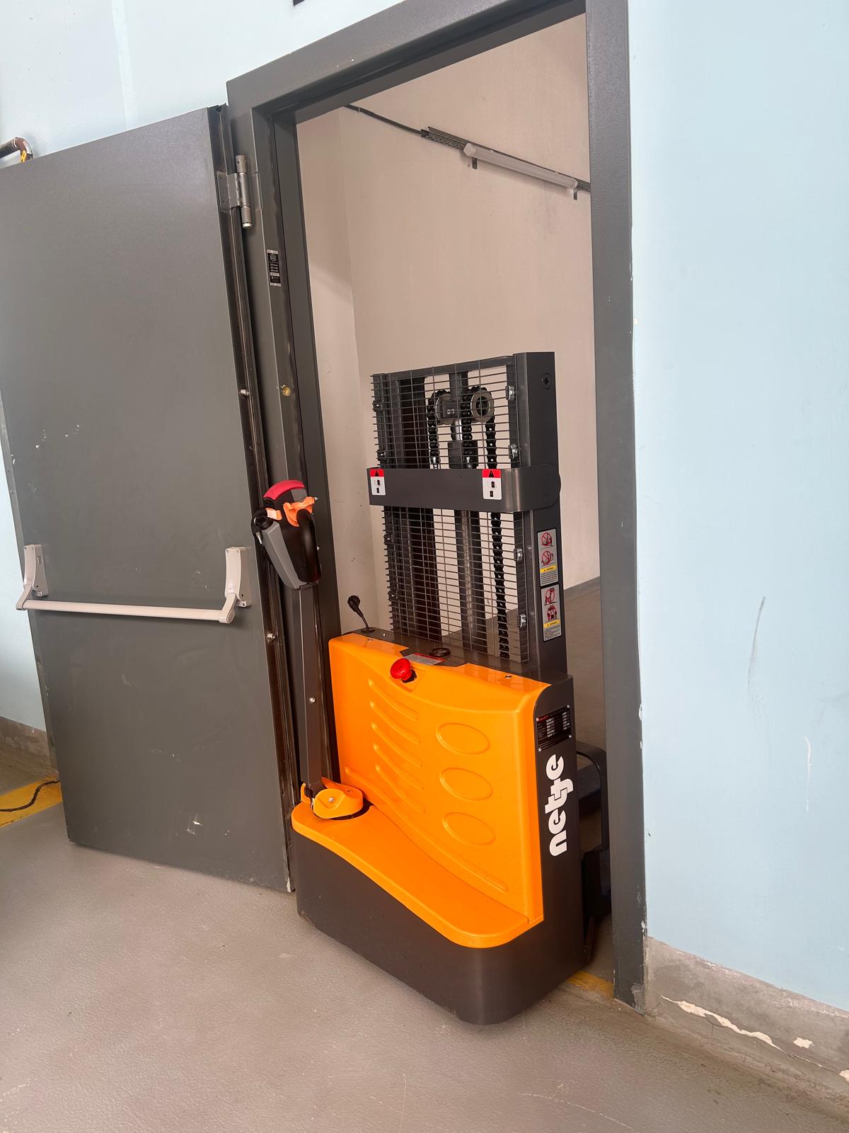 1.5 Ton 2 Metre Tam Otomatik İstif Makinesi