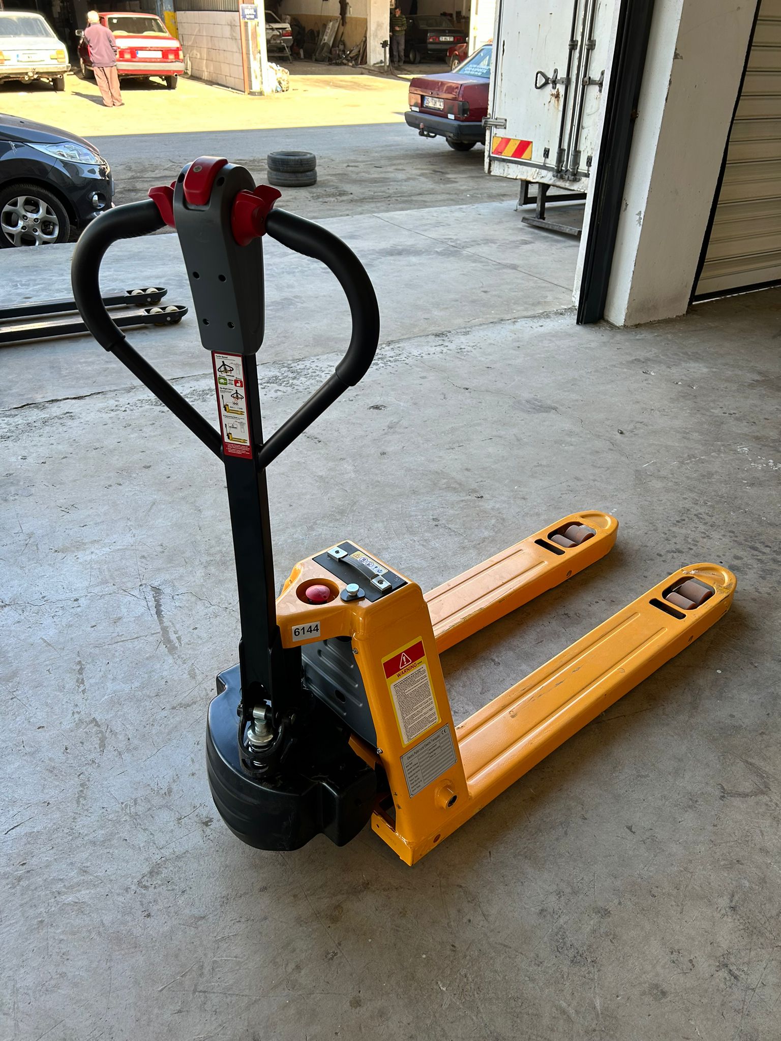 2 TON 48 VOLT LİTYUM AKÜLÜ TRANSPALET