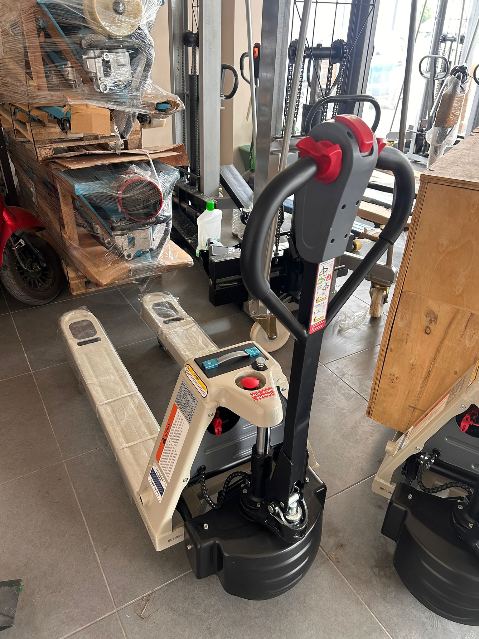 2 TON 48 VOLT LİTYUM AKÜLÜ TRANSPALET
